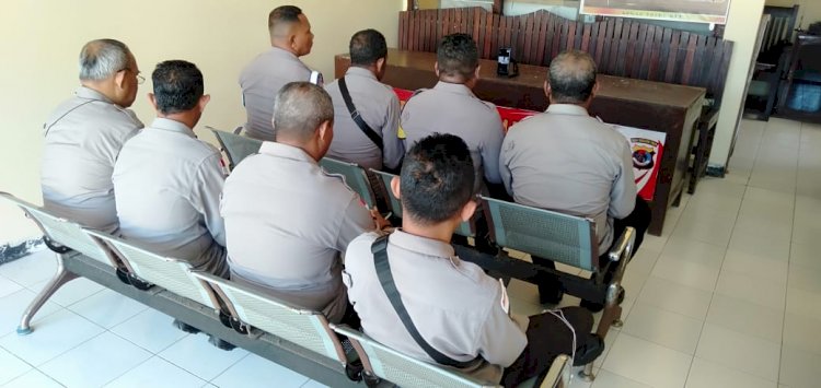 Polres Sikka dan Polsek Jajaran Gelar Binroh Serentak, Bangun Karakter Personel yang Beriman dan Berintegritas