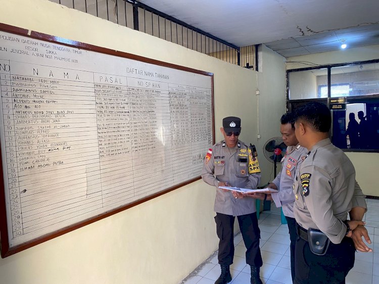Polres Sikka Pastikan Pelayanan 24 Jam Berjalan Lancar Lewat Apel dan Serah Terima Tugas SPKT