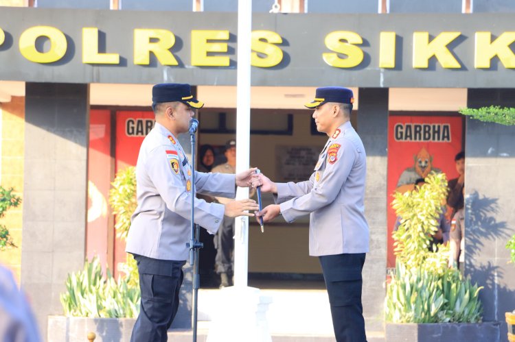 AKBP Bambang Supeno, S.I.K. Resmi Jabat Kapolres Sikka: Tradisi Pedang Pora Iringi Perpisahan AKBP Moh. Mukhson, S.H., S.I.K., M.H.