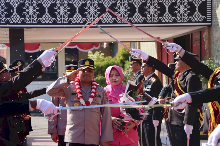 “Terima Kasih, Komandan! Polres Sikka Lepas AKBP Moh Mukhson dengan Penuh Hormat”