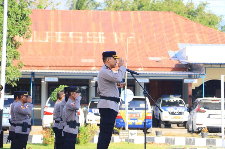 Apel Jam Pimpinan: Kapolres Sikka Serukan Profesionalisme dan Hindari Pelanggaran