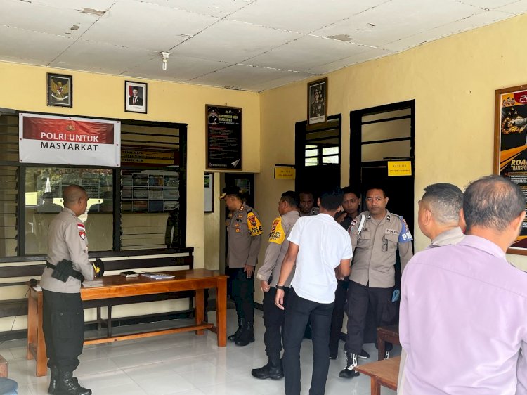 POLRI UNTUK MASYARAKAT : KUNJUNGAN KAPOLRES SIKKA AKBP BAMBANG SUPENO, S.I.K, KEMAKO POLSEK NITA POLRES SIKKA