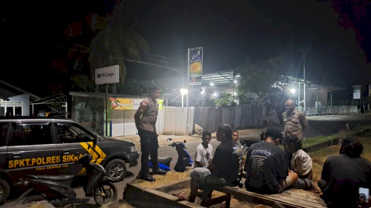 POLRI UNTUK MASYARAKAT : PERSONIL PIKET SPKT POLRES SIKKA LAKSANAKAN KEGIATAN PATROLI