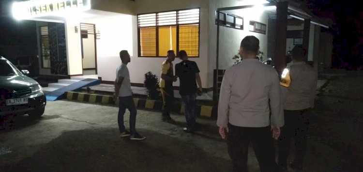 KAPOLRES SIKKA MENGUNJUNGI POLSEK NELLE GUNA MEMASTIKAN KESIAP SIAGAAN PERSONIL