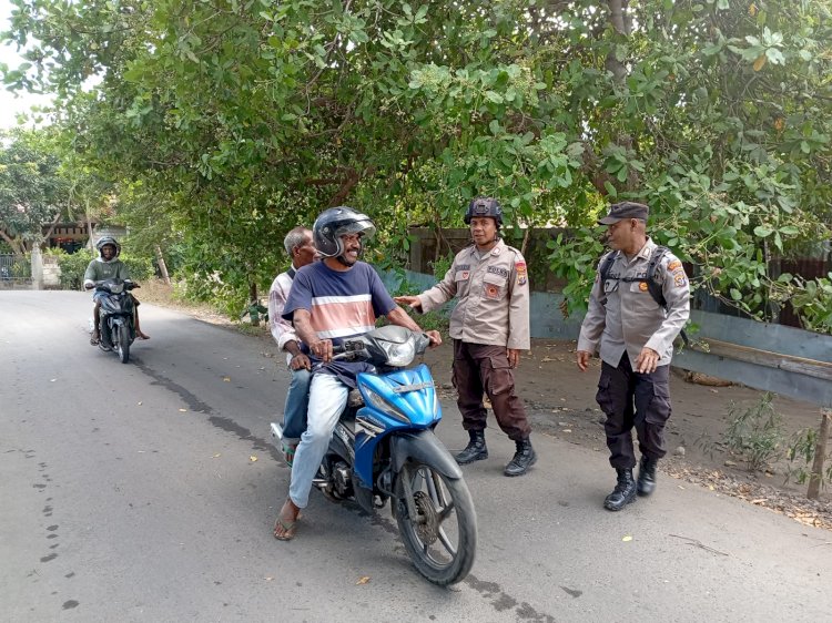 Personel Piket SPKT Polres Jajaran Intensifkan Patroli Dan Sambang Warga Demi Ciptakan Keamanan