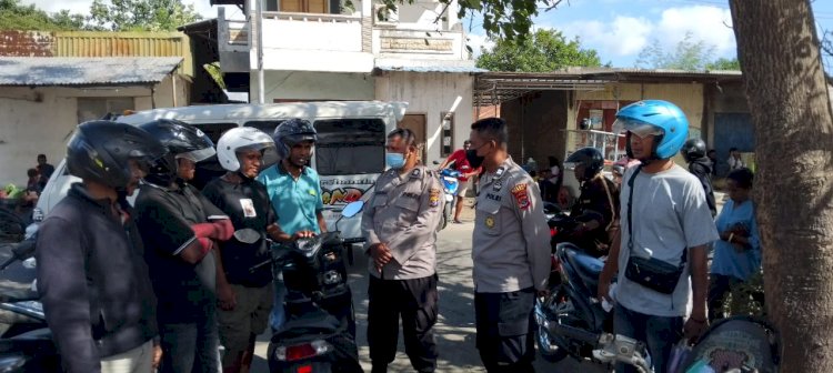 Patroli Kamtibmas : Kanit 3 SPKT Polsek Alok Tingkatkan Pengamanan Wilayah Ramai Aktivitas Warga
