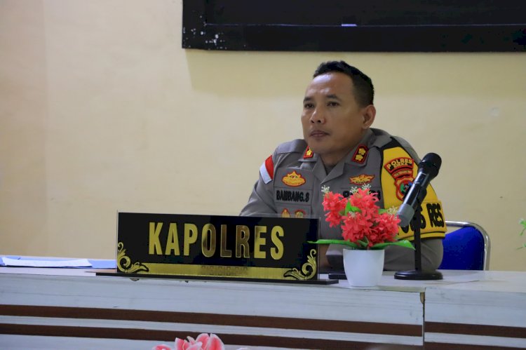 Perkuat Kerja Sama, Kapolres Sikka Pimpin Anev Bersama Kapolsek Jajaran