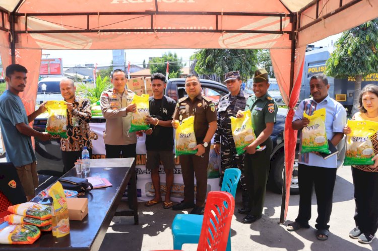 “Polres Sikka, Perum Bulog dan Forkopimda Luncurkan Gerakan Pangan Murah, Harga Sembako Lebih Terjangkau”