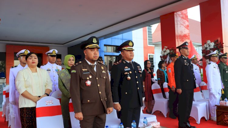 “Momentum Proklamasi ke-80, Penurunan Bendera di Kabupaten Sikka Penuh Kekhidmatan”