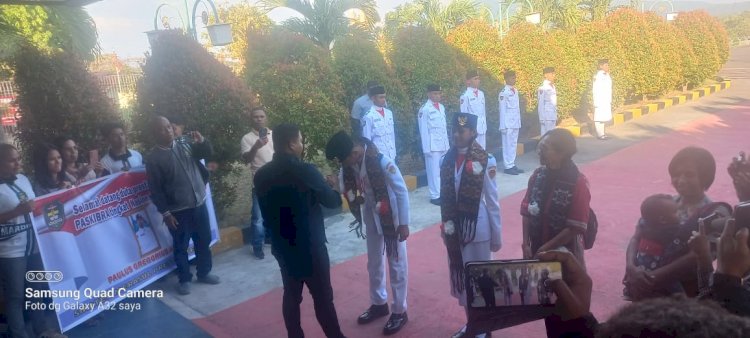 Paskibraka Nasional dan Provinsi Asal Sikka Disambut Meriah di Bandara Frans Seda Maumere