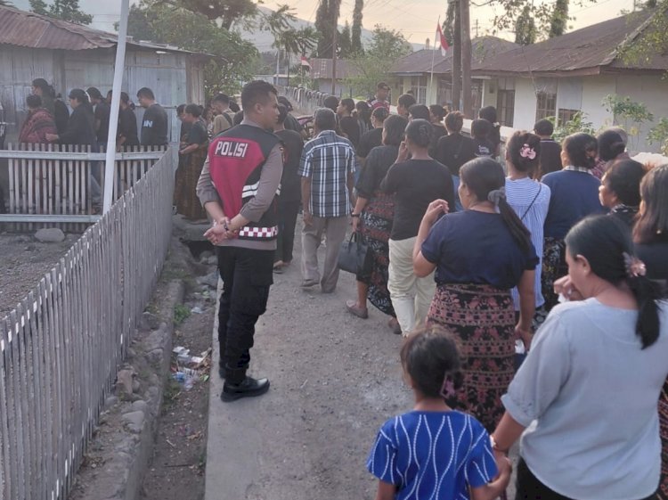 “Situasi Kondusif, Polres Sikka Amankan Misa Penguburan Korban Penganiayaan”