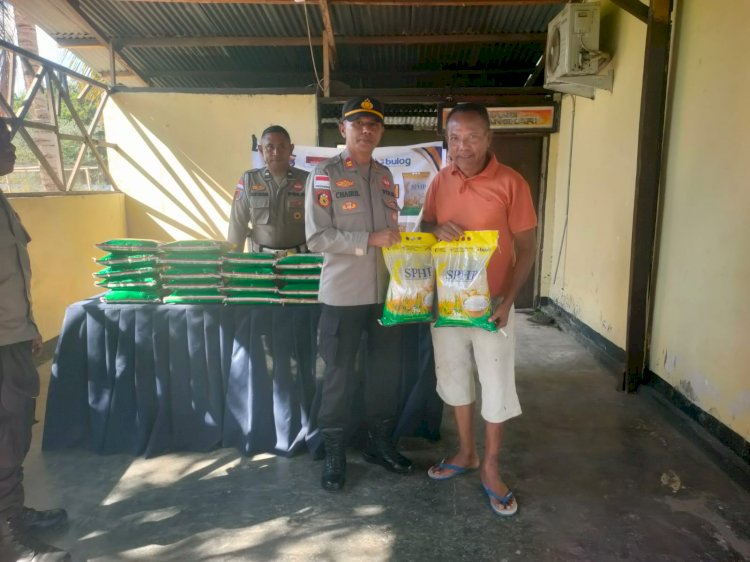 “Bantu Ringankan Beban Warga, Polres Sikka dan Bulog Sukses Salurkan Beras Murah”