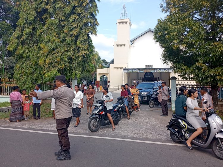Polsek Kewapante Gelar Patroli Minggu Kasih, Jaga Keamanan Umat Saat Beribadah