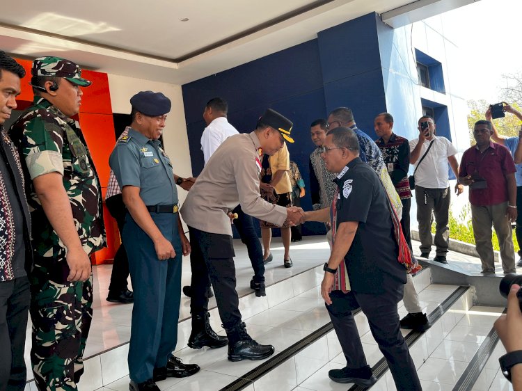 Gubernur NTT Dorong Peningkatan PAD dan Infrastruktur Saat Kunjungan Kerja di Sikka
