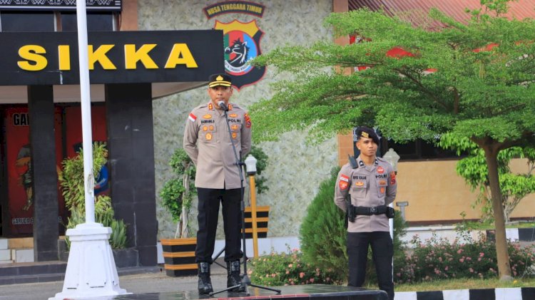 Kapolres Sikka Tekankan Disiplin dan Kewaspadaan Hoaks dalam Apel Jam Pimpinan
