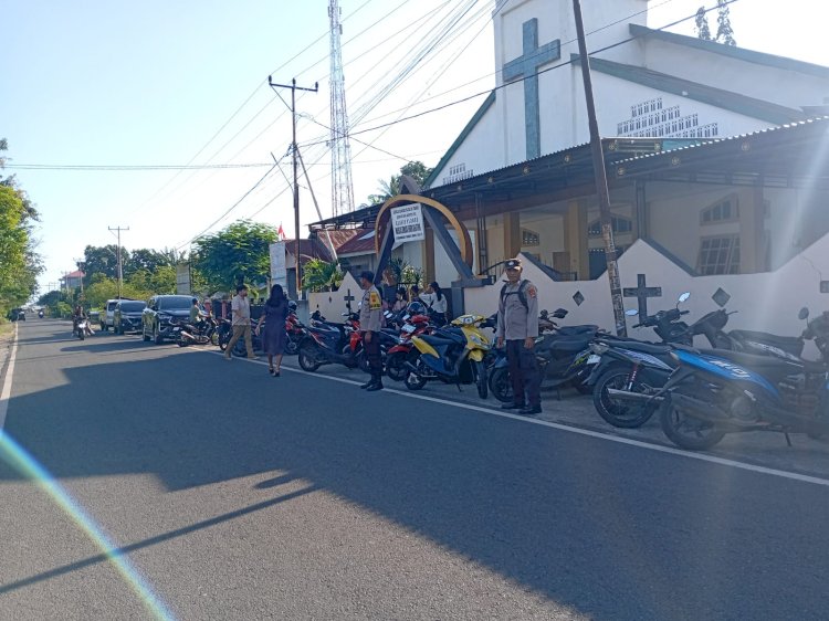 Polres Sikka Polda NTT Tegaskan Komitmen Keamanan: Pengamanan Ibadah/Misa Hari Minggu Di Kab.Sikka Berjalan Khidmat dan Kondusif
