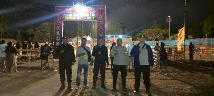 “Pengamanan Ketat Polsek Nelle Polres Sikka Warnai Turnamen Voli Banteng Cup I 2025”