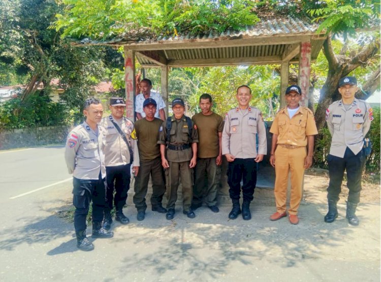 KASAT BINMAS POLRES SIKKA POLDA NTT LAKSANAKAN KEGIATAN SAMBANG DAN  PENGECEKAN SATKAMLING DI WILAYAH HUKUM POLRES SIKKA