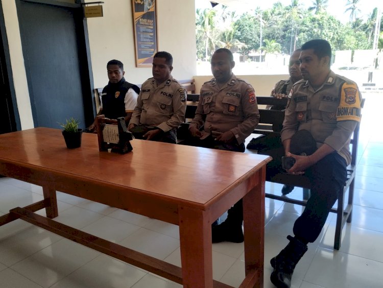 Lewat Binroh, Polres Sikka Polda NTT Bentuk Personel Polri yang Berkarakter dan Taat Beribadah