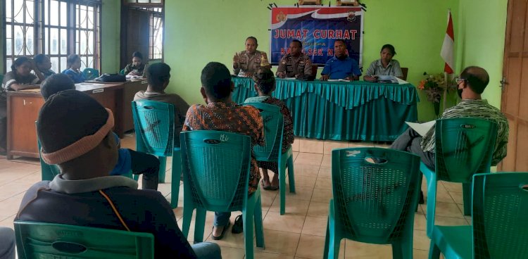 Polsek Nita Polres Sikka Gelar Jumat Curhat Bersama Warga Desa Riit.