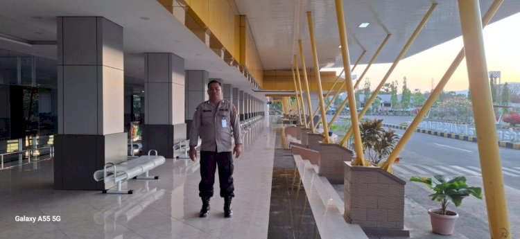Polres Sikka Polda NTT Pastikan Keamanan Bandara Frans Seda Tetap Kondusif Meski Beberapa Penerbangan Dibatalkan
