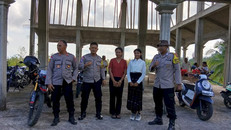 “Ribuan Umat Tumpah Ruah di Replika Betlehem, Polsek Nelle Polres Sikka Kawal Misa Kerahiman Ilahi dengan Humanis dan Kondusif”