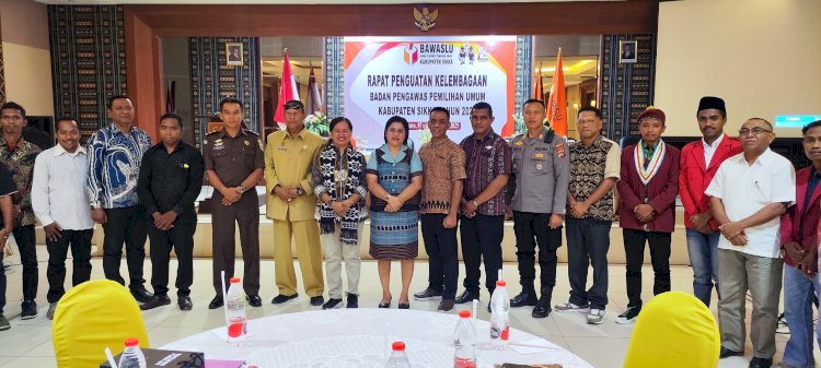 Perkuat Sinergi dan Profesionalisme, Bawaslu Sikka Gelar Rapat Penguatan Kelembagaan Tahun 2025
