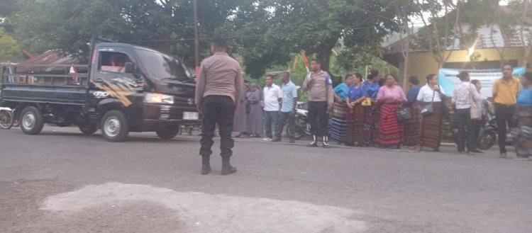 Prosesi Lilin Tutup Ziarah Akbar Keuskupan Maumere Tahun 2025 Polres Sikka Polda NTT Lakukan Pengamanan