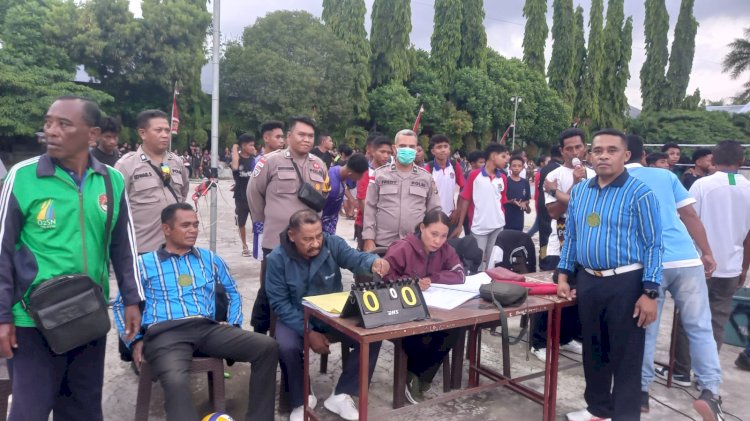 “Piala MKKS Ke-III Resmi Dibuka, Polsek Alok Polres Sikka Polda Ntt Pastikan Kegiatan Berjalan Aman”