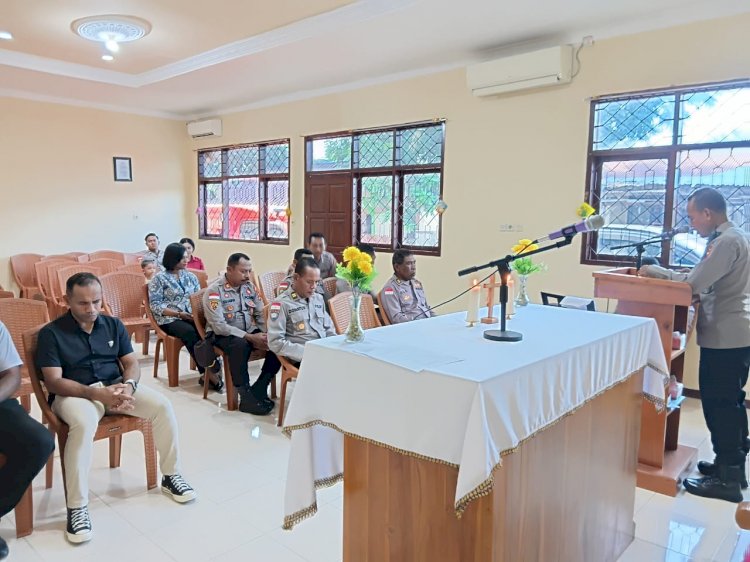“Polres Sikka Polda NTT Bentuk Personel Beriman dan Berintegritas Lewat Pembinaan Rohani Lintas Agama”