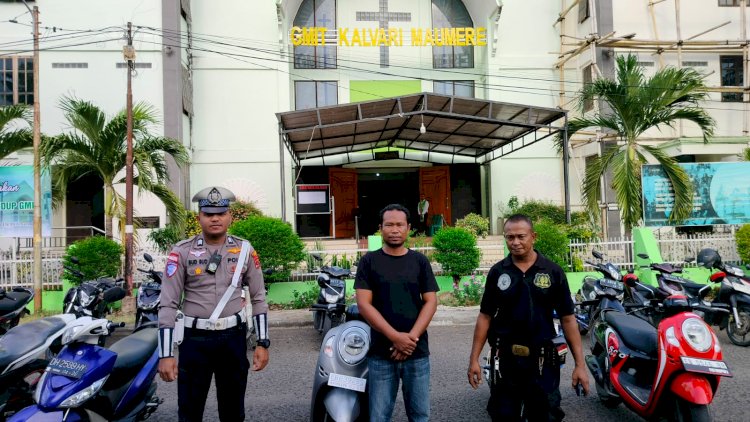 Suasana Teduh di Hari Tuhan: Polres Sikka Polda NTT Kawal Ibadah Minggu di Kota Maumere”