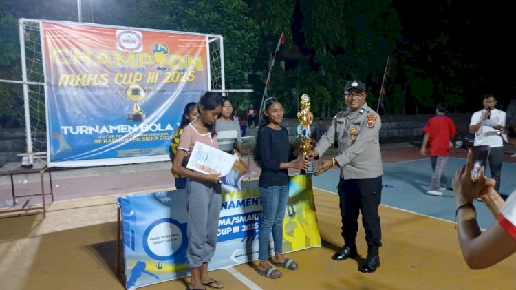 Penonton Membludak di Final Voli Antar SMA, Polsek Alok Polres Sikka Siaga Penuh Hingga Laga Usai
