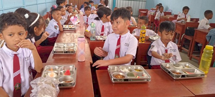 MBG Sentuh 26.162 Warga, Polres Sikka Polda NTT Kawal Ketat Penyaluran Makan Bergizi Gratis di 9 Dapur Gizi