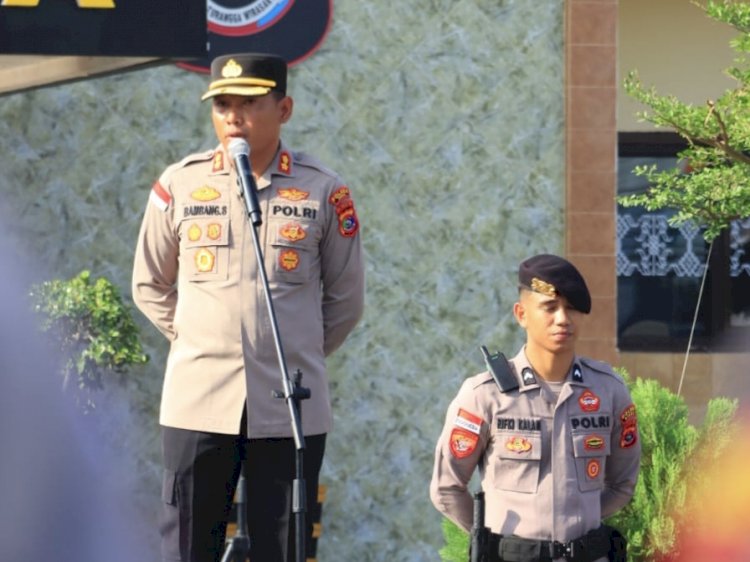 Kapolres Sikka Gemakan Peringatan Keras di Apel Pagi: Jangan Cederai Seragam dengan Pelanggaran