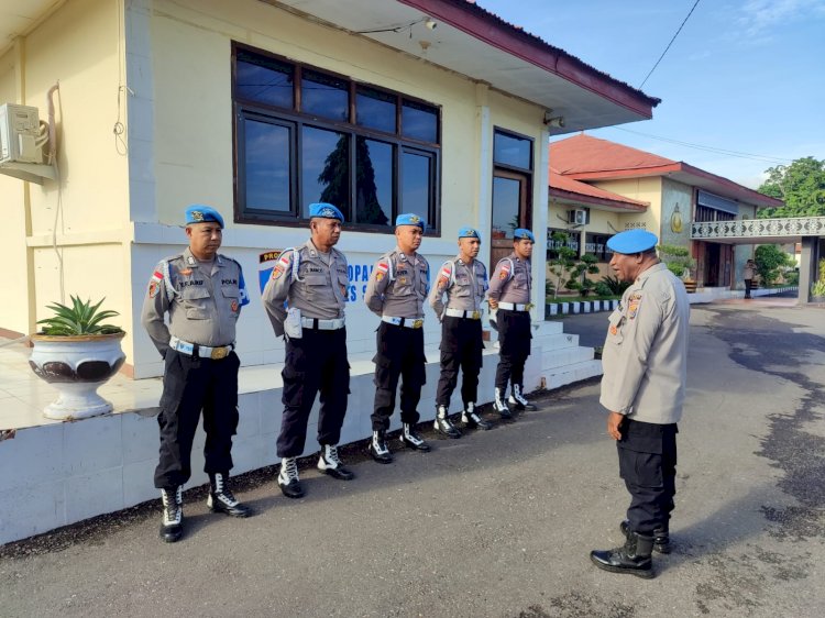 Propam Polres Sikka Polda NTT Tingkatkan Pengawasan Internal, Personel Diminta Jaga Integritas Dalam Apel Fungsi