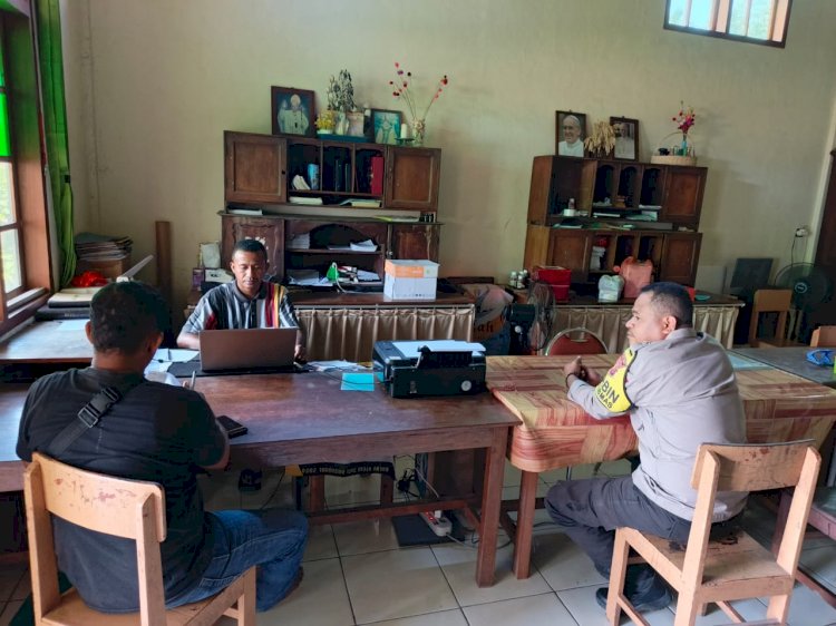 Natal Aman, Tahun Baru Kondusif: Polsek Lela Polres Sikka Polda NTT Satukan Langkah dengan Gereja