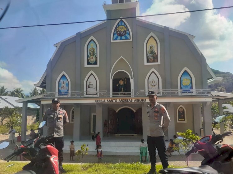 Mengawal Iman, Merawat Keamanan: Polres Sikka Polda NTT Hadirkan Minggu Kasih yang Damai dan Kondusif