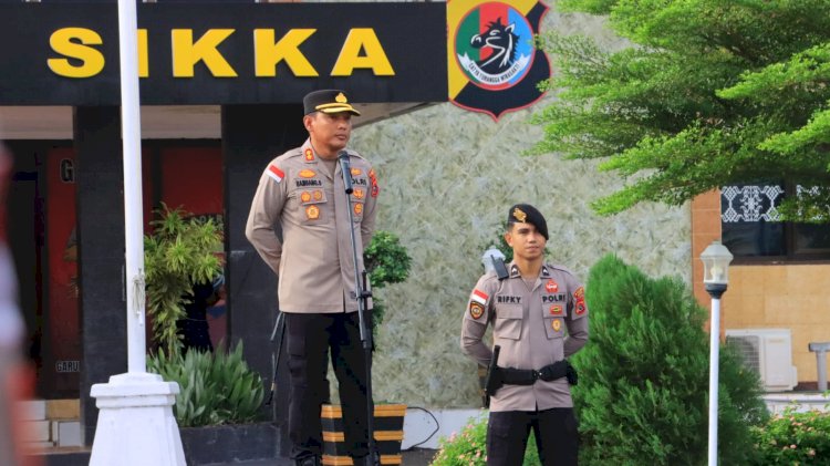 Nama Baik Institusi Dijaga, Kapolres Sikka Serukan Disiplin dan Kepekaan Pelayanan Dalam Apel Jam Pimpinan