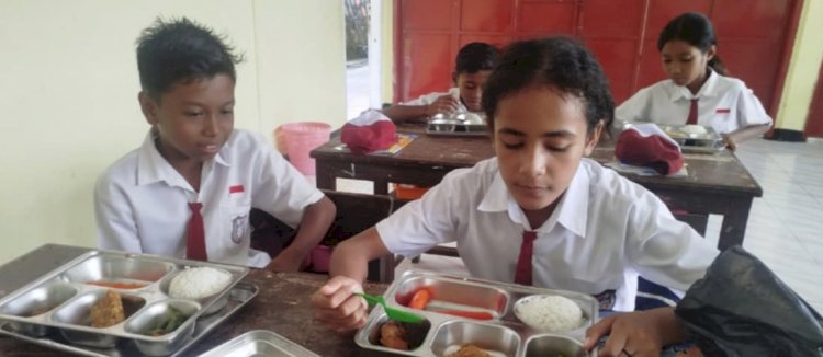 Program Makan Bergizi Gratis Bergulir Masif di Kabupaten Sikka, 13 Dapur SPPG Layani Puluhan Ribu Penerima Manfaat