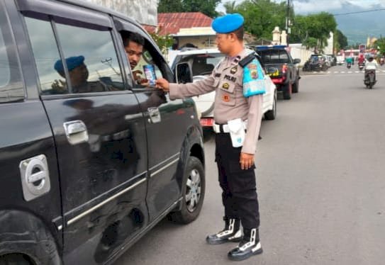 Tak Ada yang Kebal Hukum, Propam Polres Sikka Ajak Masyarakat Awasi Kinerja Polisi Lewat Barcode Pengaduan