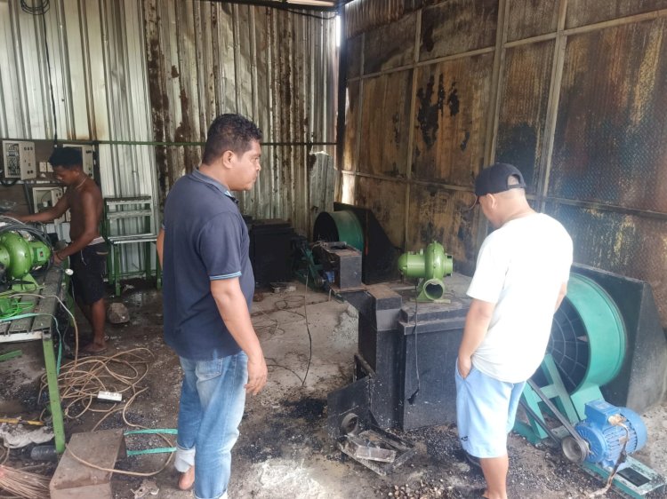 Api Hanguskan Gudang Kopra di Alok Barat, Polsek Alok - Polres Sikka Lakukan Penanganan Awal