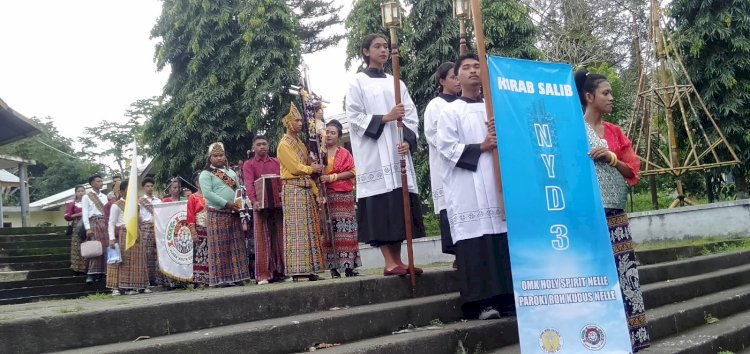 Polsek Nelle Polres Sikka Sigap, Kirab Salib Suci NYD Nusra Youth Day Berlangsung Aman Hingga Tuntas