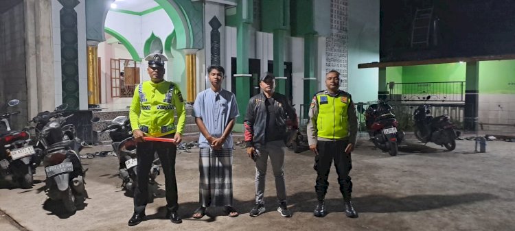 Ribuan Jamaah Padati Masjid, Polres Sikka Polda NTT Pastikan Tarawih Berlangsung Aman
