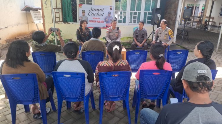 “Dialog Hangat di Lepolima: Polsek Alok Polres Sikka Dengarkan Aspirasi Warga Lewat Jumat Curhat”