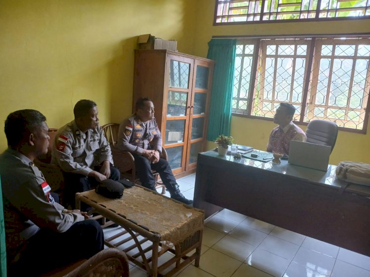 Rajut Sinergi, Kunci Stabilitas: Kapolsek Alok dan Sekcam Magepanda Perkuat Kamtibmas Jelang Pilkades 2026