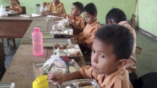 Dari Sekolah hingga Posyandu, Program MBG di Sikka Jangkau 39.640 Penerima Manfaat