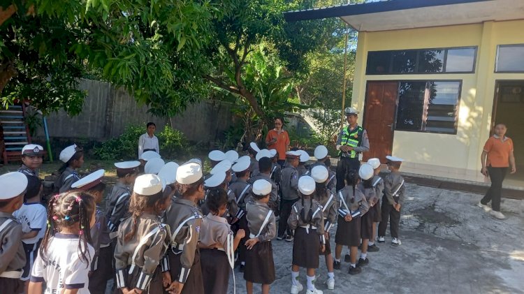 Preventif dan Edukatif, Sat Lantas Polres Sikka Tanamkan Budaya Tertib Lalu Lintas Sejak TK
