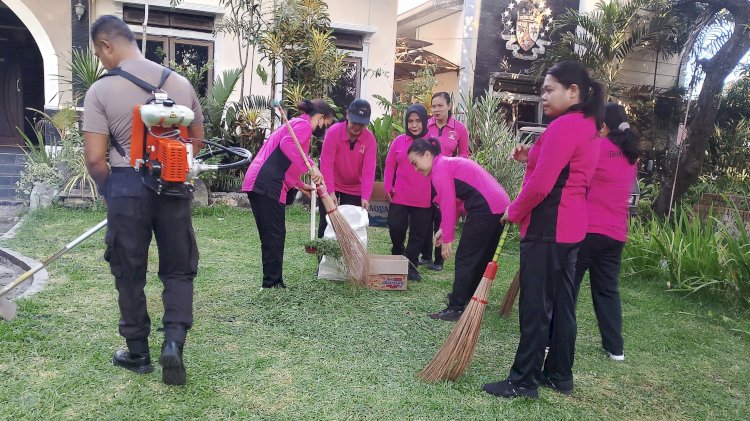 Sambut Hari Bhayangkara ke-80, Polsek Nita Polres Sikka Bersihkan Biara Karmel sebagai Wujud Pengabdian dan Kepedulian Sosial