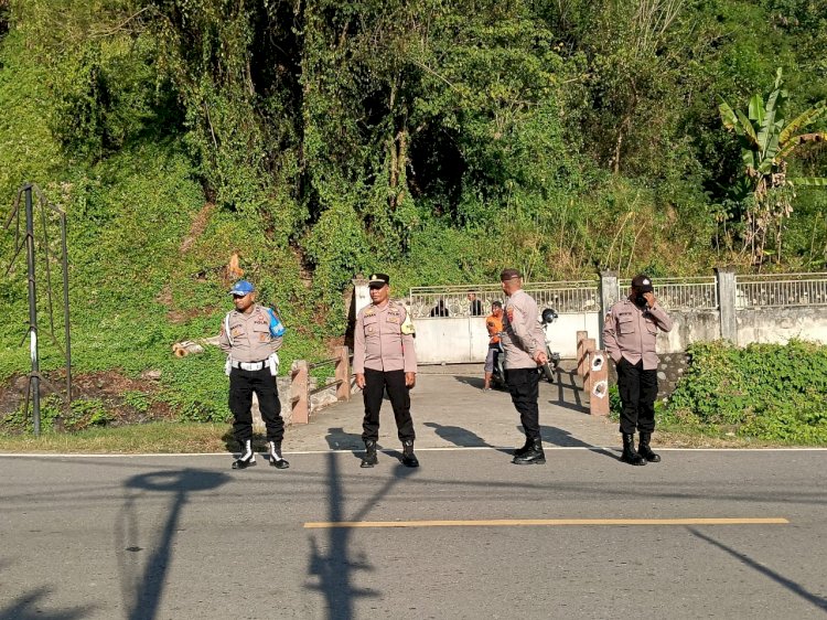 Pengamanan Maksimal Polsek Paga Polres Sikka Iringi Penyambutan Kontingen Nusra Youth Day III di Lekebai