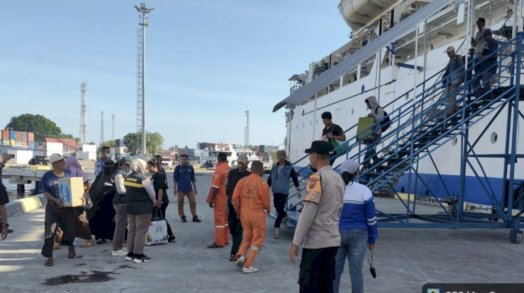 Sinergi Lintas Instansi Amankan KM. SIRIMAU, Arus Penumpang Berjalan Lancar